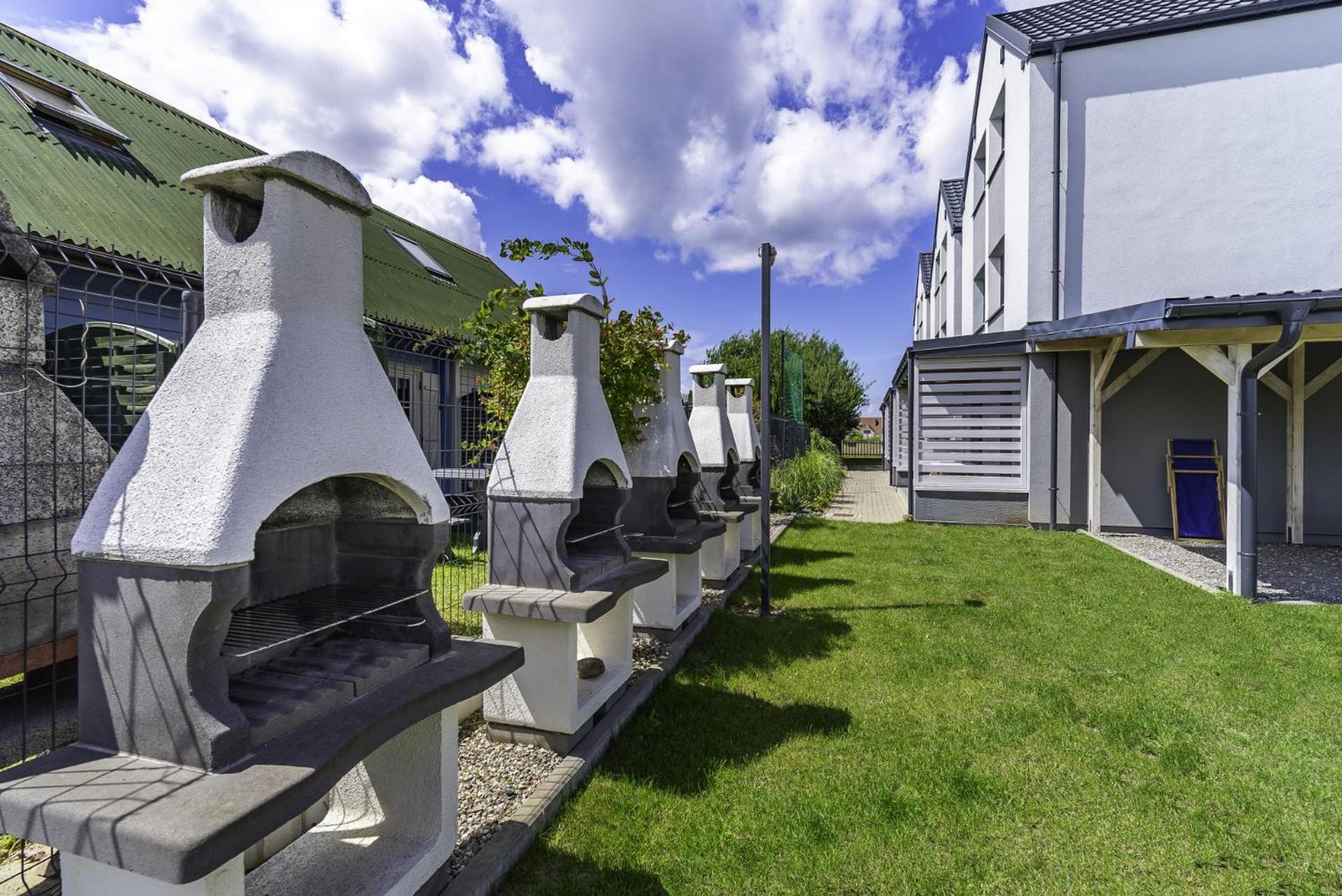 Frajda Domki: Spacious Apartments & Studios Rewal Exterior photo